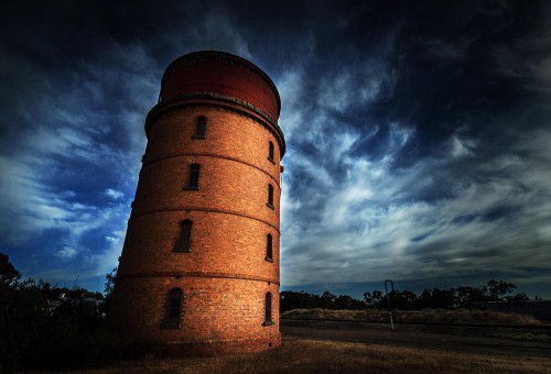 Australia-warracknabeal-water-tower-colour