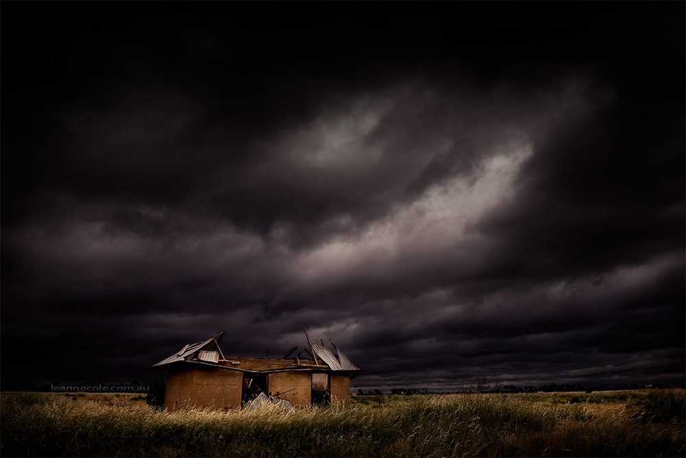 hopetoun-old-shack-overcast-sky