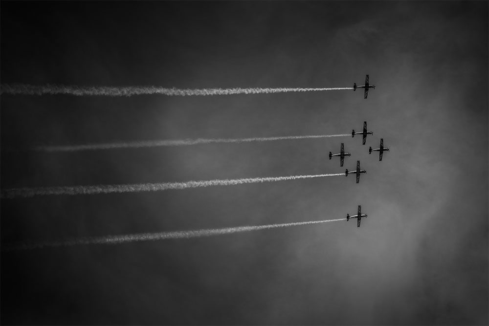 planes-flying-formation-hobart-monochrome