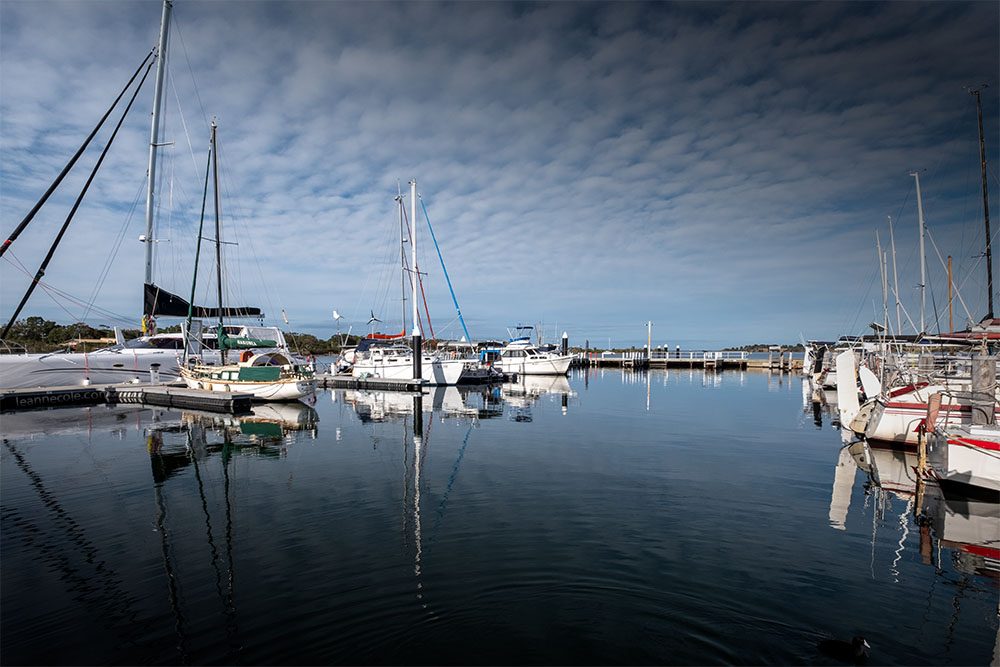 paynesville-marina-fujifilm-boats-morning