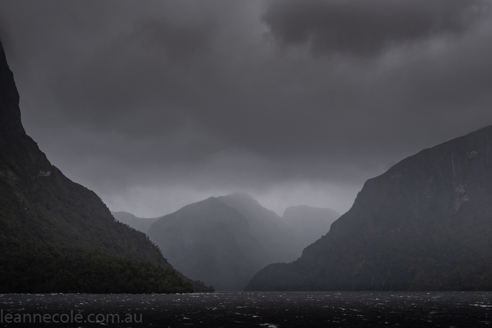 doubtfulsound-weather-waterfalls-newzealand-boat-0618