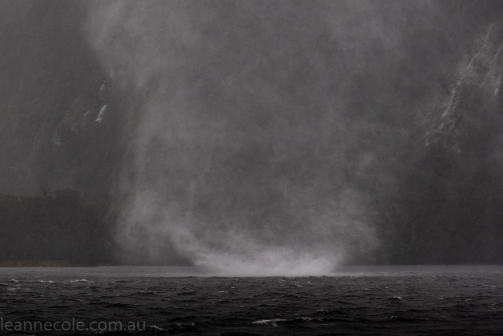 doubtfulsound-weather-waterfalls-newzealand-boat-0720