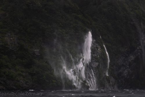 doubtfulsound-weather-waterfalls-newzealand-boat-0736
