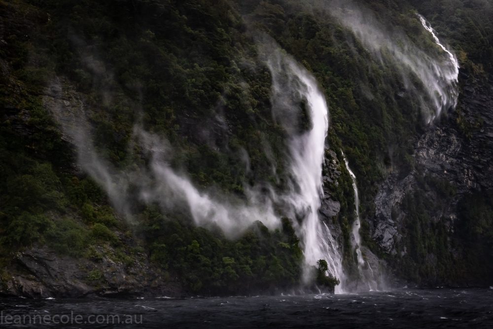 doubtfulsound-weather-waterfalls-newzealand-boat-0781
